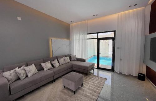 Baljurashi Ski Chalet | أعناب الفندقية