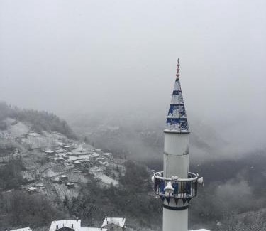 Caykara Ski Chalet | أوزونغول Uzongol Fotinos Wooden Cottage Two Bedroom