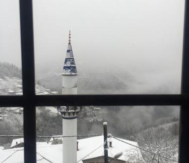 Caykara Ski Chalet | أوزونغول Uzongol Fotinos Wooden Cottage Two Bedroom