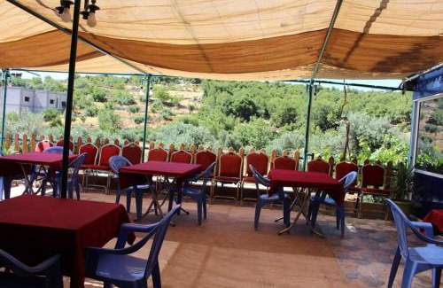 Ajloun House | استراحة ومنتجع قرية الزرب
