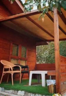 Mizail Cabin | اكوخ في مزرعة بساتين اللوز