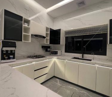 Buraydah Ski Chalet | شاليه الرتاج الفندقي