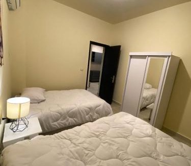 Ad-Dab'ah Apartment | شقة أرضي بحديقة وبسين لاسيرينا الساحل