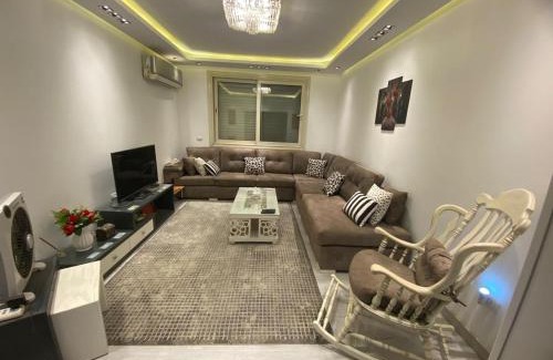 Cairo Apartment | شقة فندقية على النيل مباشر بالمعادى بجوار فندق الهيلتون مباشره