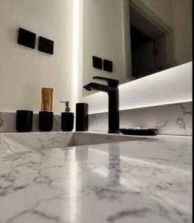 Medina Apartment | غرفة فندقية فاخرة بجاكوزي بالقرب من بوليفارد قباء
