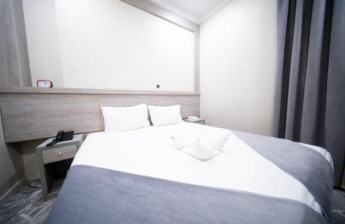 Mecca Hotel | فندق ريحانة المكان من اورفانا