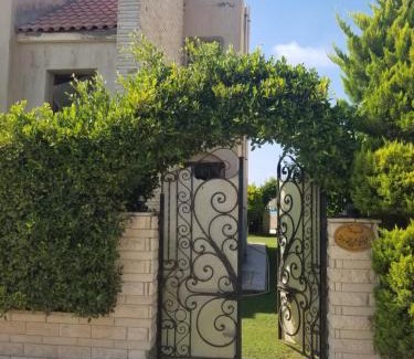 Borg el Arab Apartment | فيلا للعائلات فقط مستقله تماما بحديقه رائعه و رؤيه واضحه للبحر