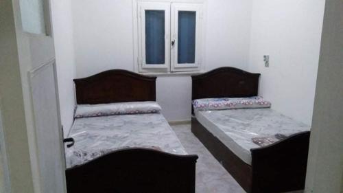 Marsa Matruh Ski Chalet | للإيجار في مطروح شاليه داخل قرية سياحية شاليه شايف البحر امتداد شاطئ الابيض البحر متاح لكن حمام السباحة هذا الصيف به أعمال صيانه 130