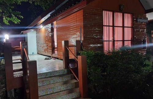 Phrae House | บ้านสวนกุหลาบแก้วรีสอร์ท