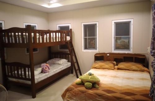 Khao Kho House | บ้านแสงเพ็ญ by แช่มช้อย