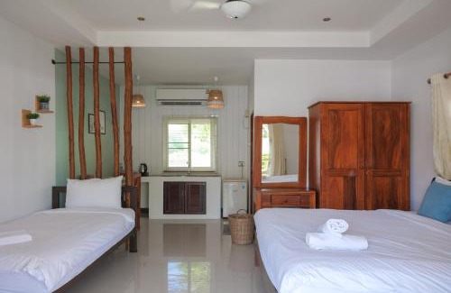 Pak Nam Pran House | เธอ วิลล่า THER villa