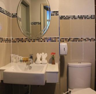 Khon Kaen Hotel | โรงแรมวีวิช V Wish Hotel