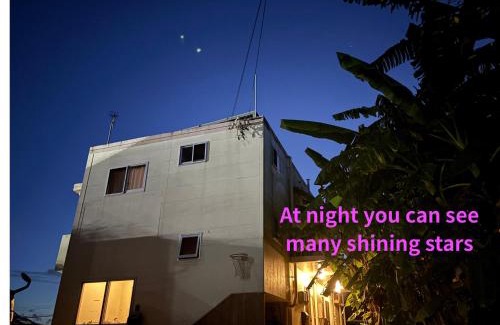 Okinawa Apartment | お子様連れ&動物好き大歓迎！産みたての卵を収穫体験できる宿