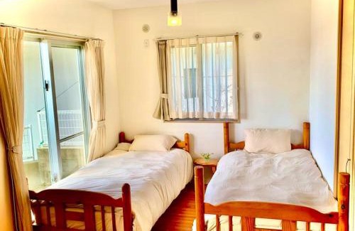 Okinawa Apartment | お子様連れ&動物好き大歓迎！産みたての卵を収穫体験できる宿