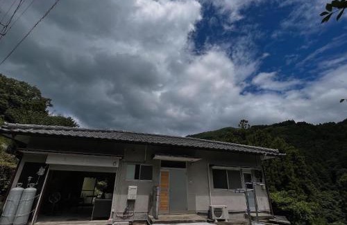 Otoyo House | べんがら染め体験と寝床つちといろ