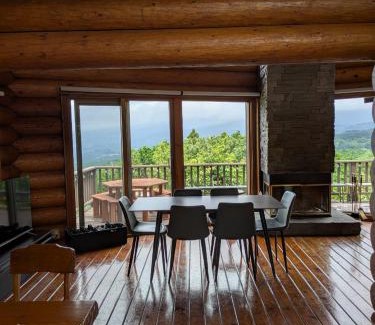 Kannami House | エメラルドグリーン富士