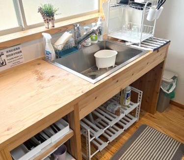 Mikawamachi Apartment | オレンジコーポ 202号室