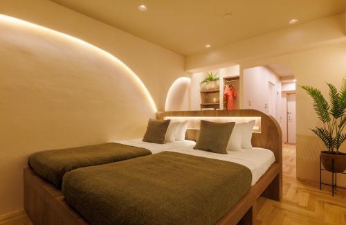 Yonabaru Apartment | オーシャンビュー窓から見える景色を想い出にThe琉球タワー10A