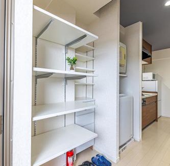 Yonabaru Apartment | オーシャンビュー窓から見える景色を想い出にThe琉球タワー10B