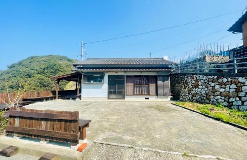 Otsuki House | オーシャンフロントで夕日眺めながら海水浴とバーベキュー出来る1日1組の貸し切り絶景宿トリノウタ