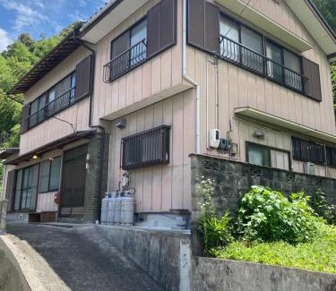 Miyoshi House | 四国旅行のHUB拠点 古民家ゲストハウスheso house