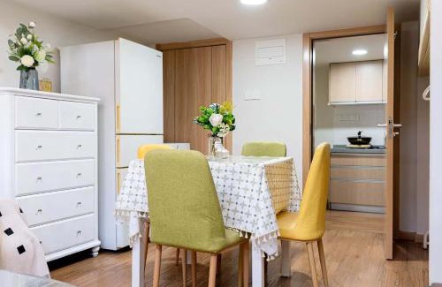 Xuhui Apartment | 柃居 B&B - Jing'an Temple Branch
