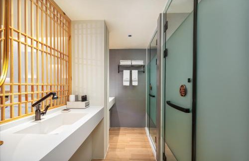 Xiufeng Hotel | 桂林望湖楼民宿