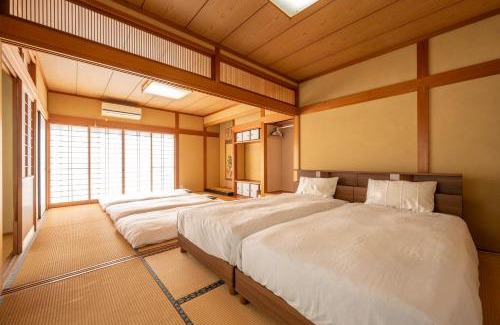 Asakura House | 桜たろう紅葉じろうの都-フルリノべ最大9名キッズ大好評!博多駅空港50分湯布院別府90分 アウトレット コストコ近い!