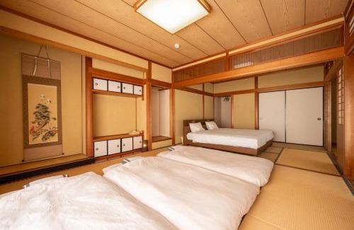 Asakura House | 桜たろう紅葉じろうの都-フルリノべ最大9名キッズ大好評!博多駅空港50分湯布院別府90分 アウトレット コストコ近い!
