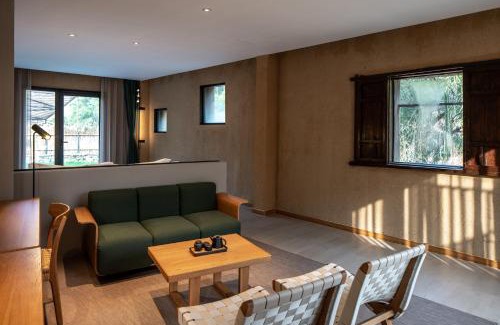 Tonglu County Hotel | 流云乡墅