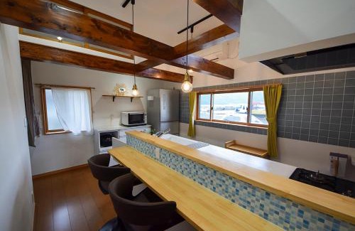 Saiki House | 渚泊 RENAClDO 浜や