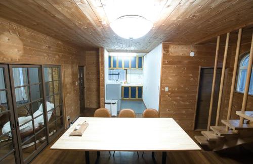 Fujikawaguchiko House | 爽音の宿 静sei 富士河口湖