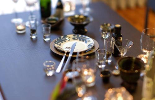 Naha City Centre Villa | 琉球モダンスタイルの那覇の閑静な隠れ家 駅まで徒歩圏内の好立地 1階