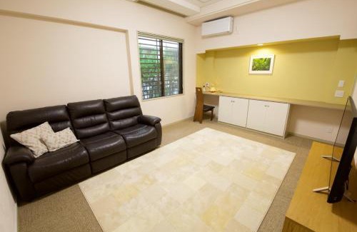 Naha Apartment | 癒しの空間 One Earth