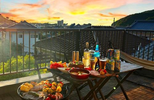 Hedamura House | 美しい夕日とテラスでのバーベキュー 徒歩で海と温泉へ 温泉券プレゼント 最大12名