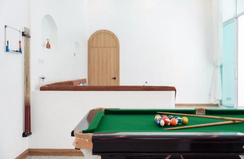 Central Pattaya Villa | 芭提雅中心区独栋泳池别墅5卧6卫3厅KTV鱼池billiards烧烤芭提雅海滩步行街500m双条车