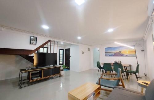 Din Daeng House | 辉煌夜市 4房泳池花园别墅 订4日提供免费接机