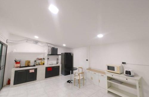 Din Daeng House | 辉煌夜市 4房泳池花园别墅 订4日提供免费接机