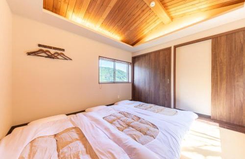 Yumoto Apartment | 郷隅美悦 - Kyo Gu Bi Etsu