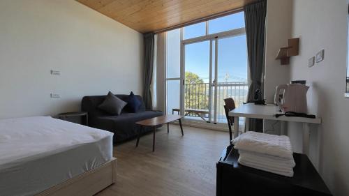 Dongshi District Bed & Breakfast | 雲山盼盼民宿