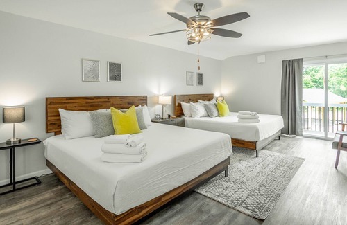 Chattanooga Cabin | 01: The Eames Suite - A PMI Scenic City Vacation Rental