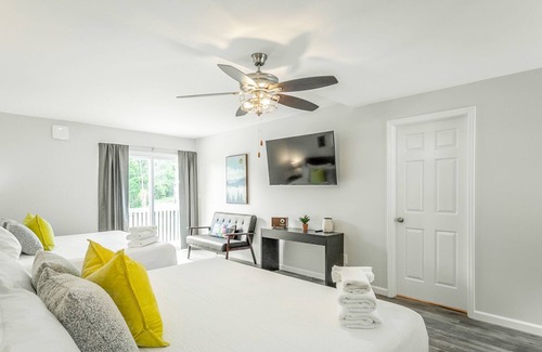 Chattanooga Cabin | 01: The Eames Suite - A PMI Scenic City Vacation Rental