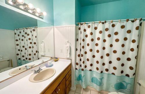 Silver Cay House | 039 Two Views