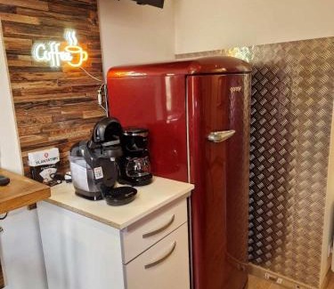 Razac-sur-l'Isle Apartment | 06 - Très joli 2 pièces neuf climatisé pour 1 à 4 personnes avec 3 lits, vue sur jardin, parking privatif gratuit, grand fourgon possible, tout le linge de maison est fourni