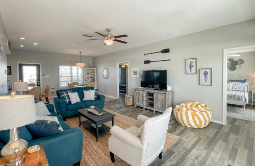 Dauphin Island House | 078 Lazy Bass by ACP