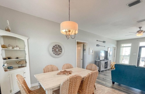 Dauphin Island House | 078 Lazy Bass by ACP