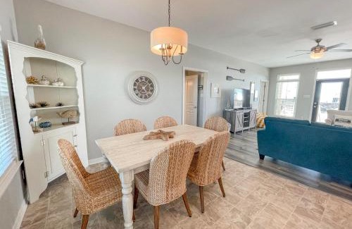 Dauphin Island House | 078 Lazy Bass
