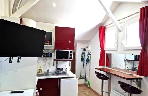 Razac-sur-l'Isle Apartment | 08 - Très joli studio tout équipé avec clim, parking privatif gratuit, grand fourgon possible, tout le linge de maison est fourni
