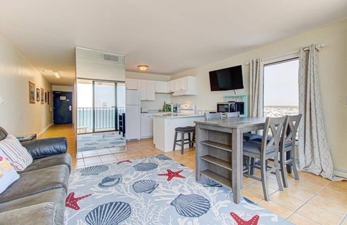 Wilmington Beach Condo | 0901 Salty Dayz Tower 1 Bedroom Condo