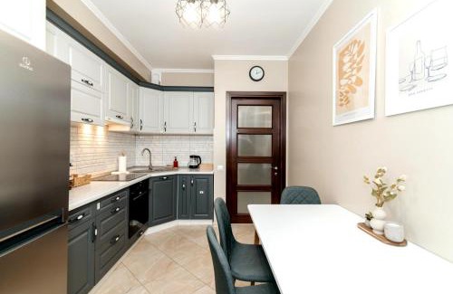 Chisinau Apartment | 1,5 BR- Balcony, Netflix, Nespresso, AC, Walk-to-Mall - GrandStay md